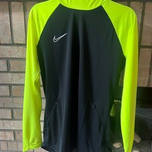 Medium women’s lightweight pullover neon yellow